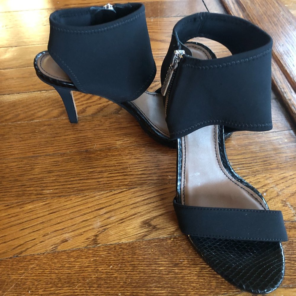 Donald J Pliner Heels - Picture 2 of 5